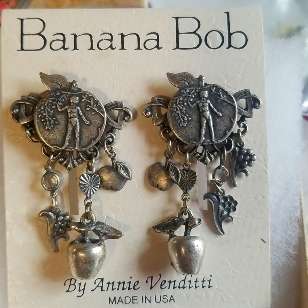 Vintage banana bob earrings